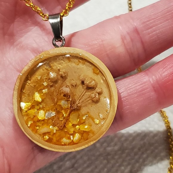 Dried Flower Boho Necklace Resin Disk Pendant Handmade New 18 inch chain NWOT - Picture 6 of 11